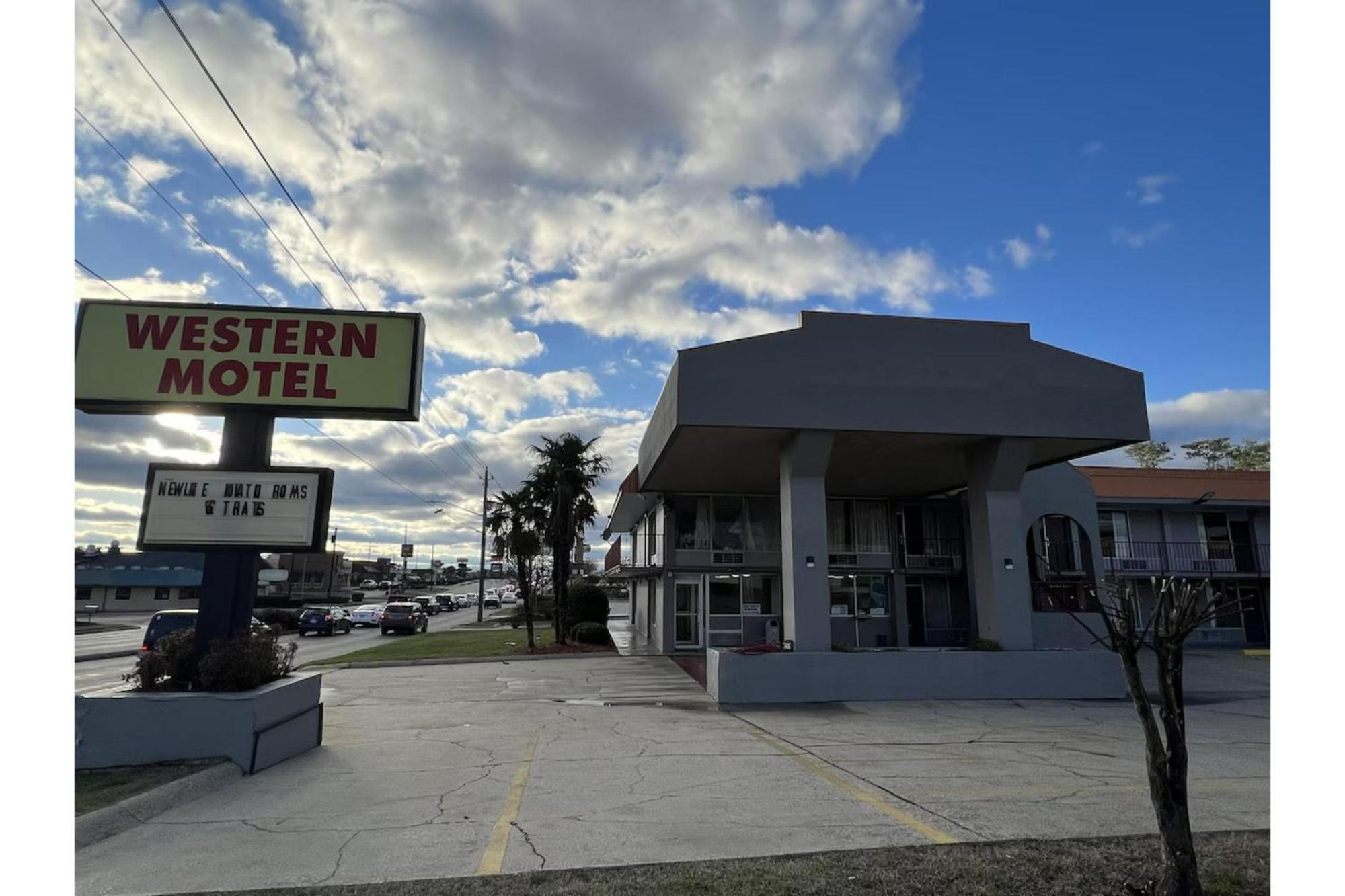 Western Motel By Oyo Hattiesburg Exteriör bild